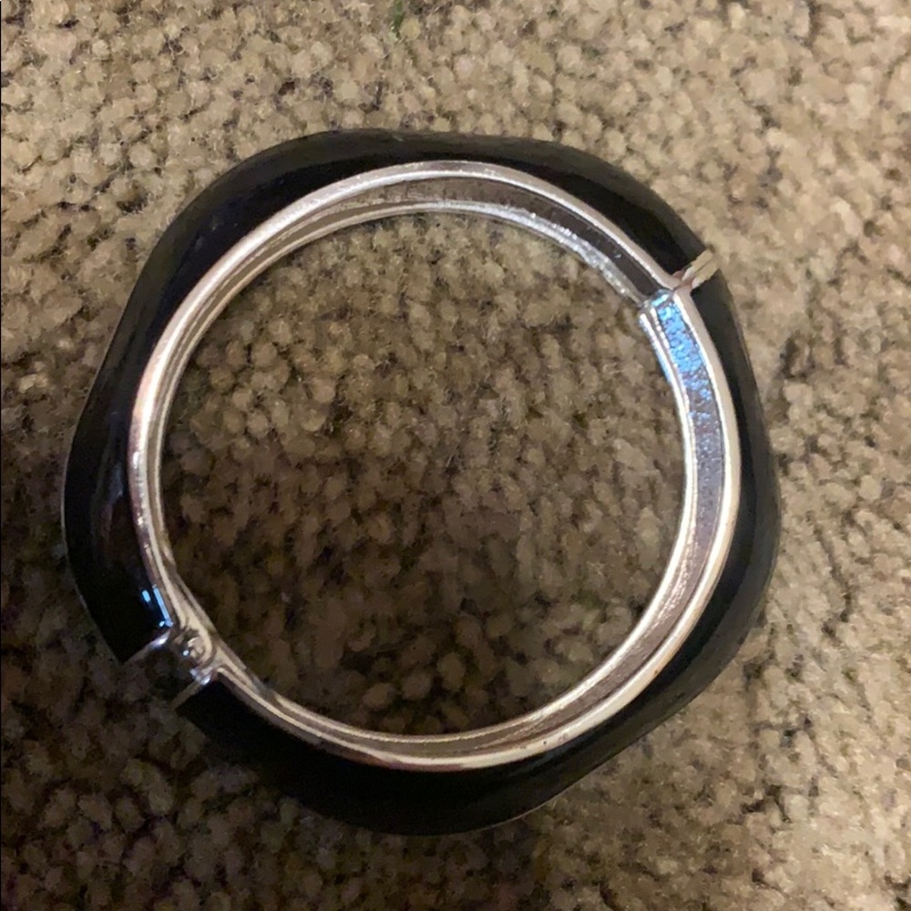 Hinge bracelet
